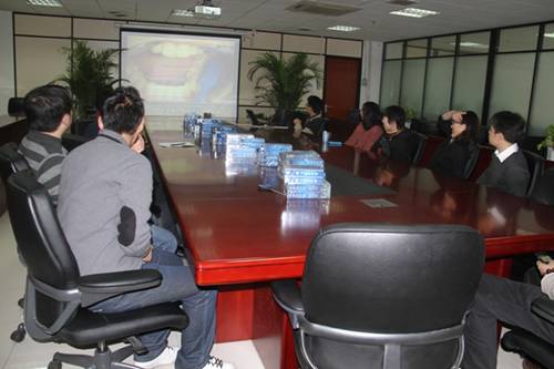 E:\照片\2012\2012.2.28-工会健齿护齿活动\护齿健齿-1.JPG