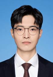 穿西装戴眼镜的男人
AI 生成的内容可能不正确。